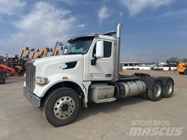 Peterbilt 567 Tegljači