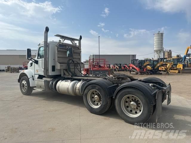 Peterbilt 567 Tegljači
