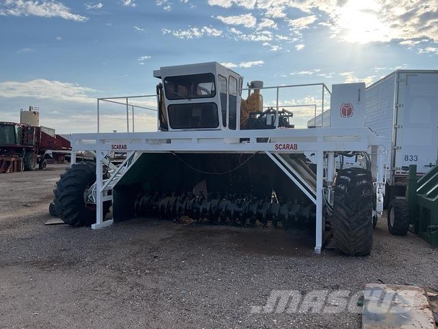 Scarab 16HYD Mašina za okretanje komposta