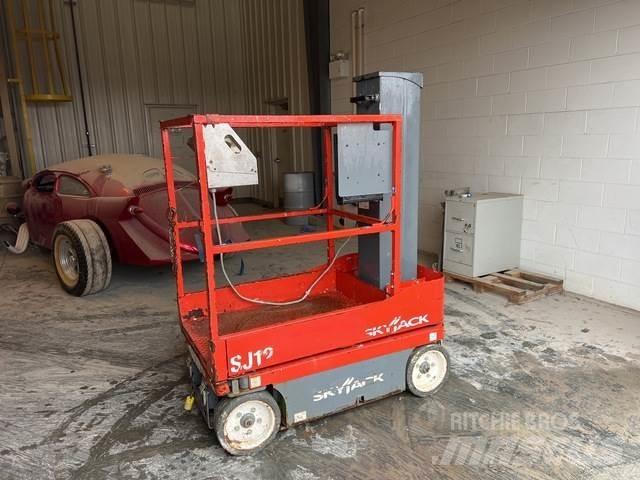 SkyJack SJ12 Jarbolne penjajuće platforme