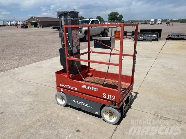 SkyJack SJ12 Jarbolne penjajuće platforme