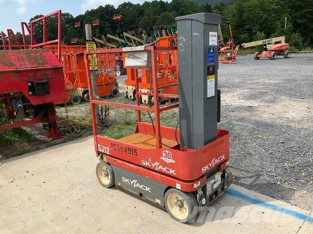 SkyJack SJ12 Jarbolne penjajuće platforme