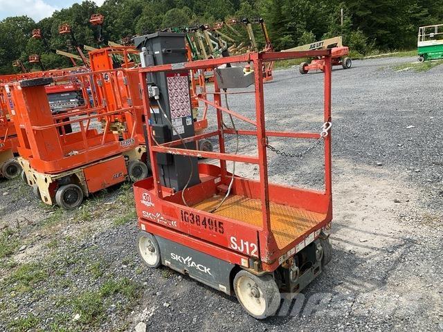 SkyJack SJ12 Jarbolne penjajuće platforme