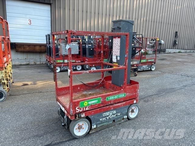 SkyJack SJ12 Jarbolne penjajuće platforme