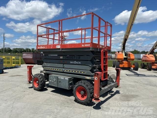 SkyJack SJ8243 Makazaste platforme