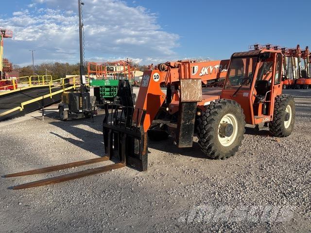 SkyTrak 10054 Teleskopski viljuškari