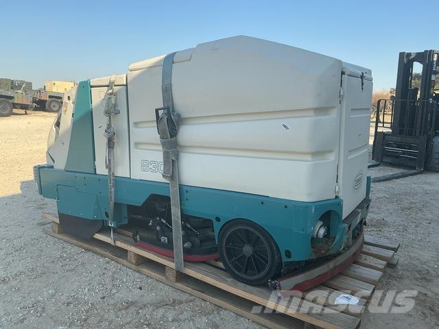 Tennant 8300 Mašine za čiščenje i ribanje podova