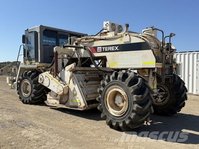 Terex RS446 Nabijači zemlje