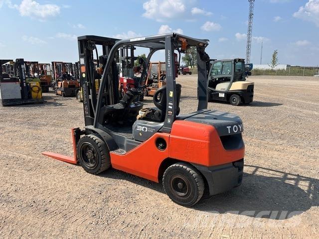 Toyota 8DFU30 Viljuškari - ostalo