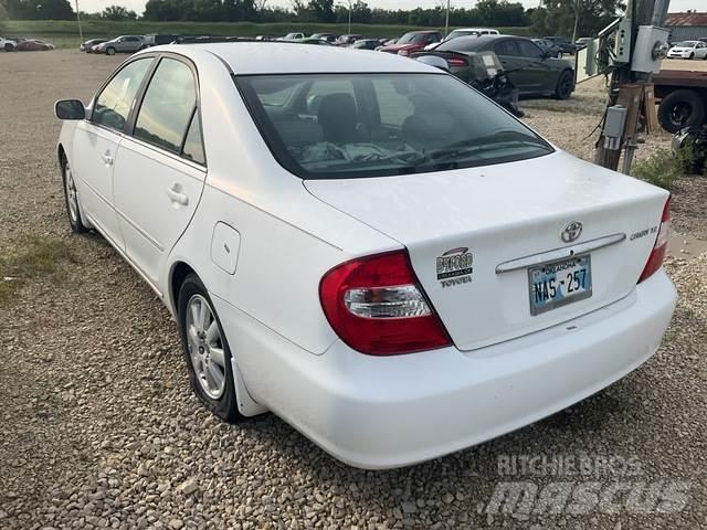 Toyota Camry Automobili