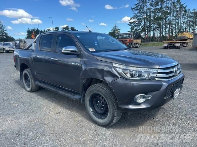 Toyota HiLux Pik up kamioni