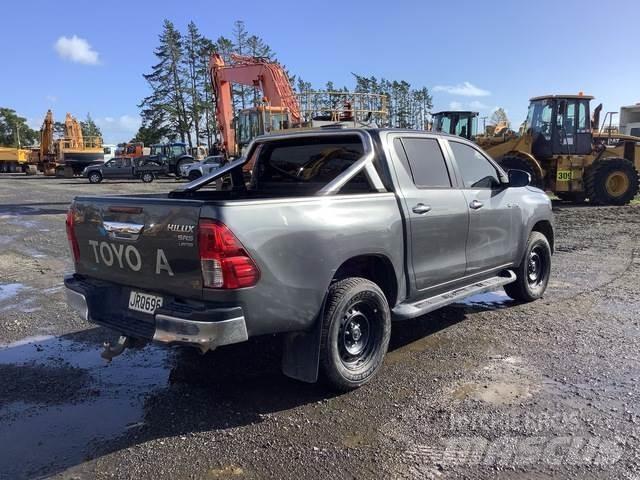Toyota HiLux Pik up kamioni