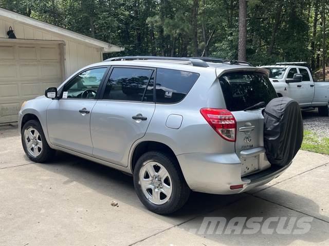 Toyota RAV4 Automobili