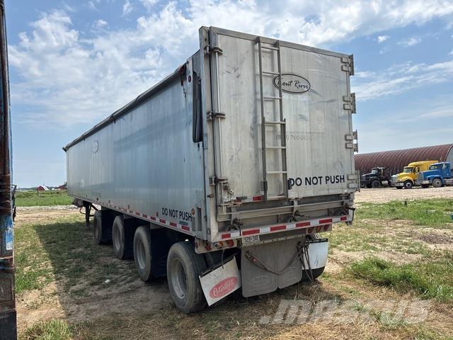  Trout River Poluprikolice sa pokretnim podom