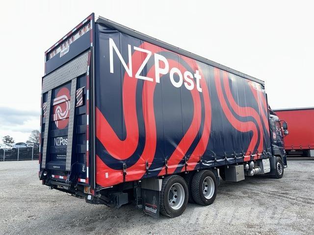 UD CD 25 360 Kamioni sa ciradom