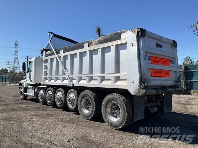 Volvo VHD Kiperi kamioni