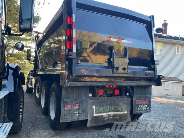 Volvo VHD Kiperi kamioni