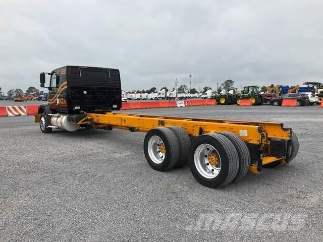 Volvo VHD64F Kabine i unutrašnjost