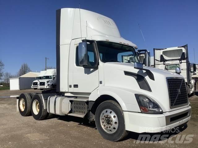 Volvo VNL Tegljači