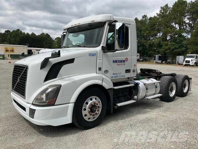 Volvo VNL Tegljači