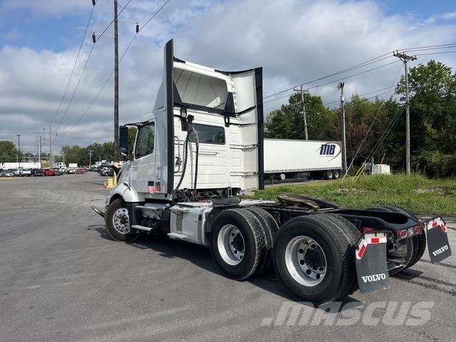 Volvo VNL 300 Tegljači