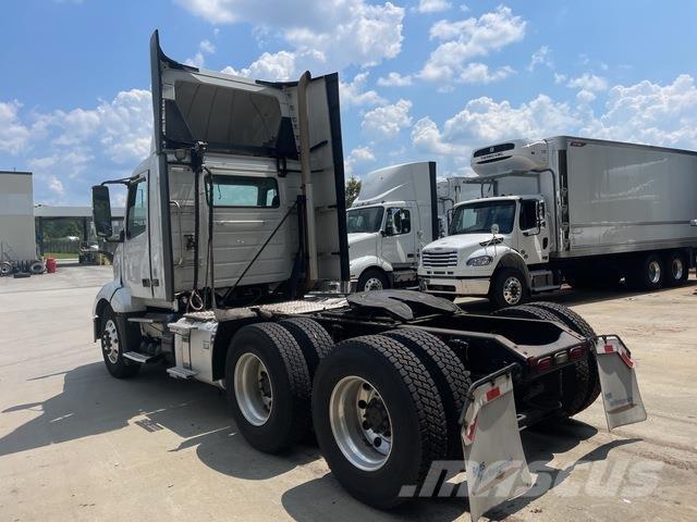 Volvo VNL300 Tegljači