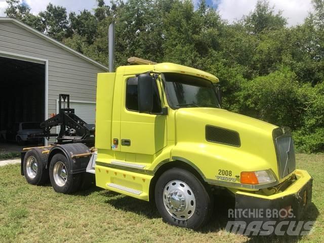 Volvo VNL64T Tegljači
