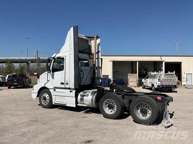Volvo VNM Tegljači