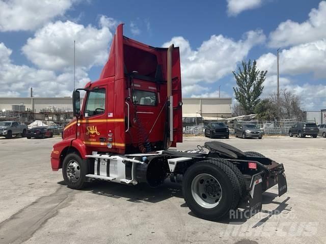 Volvo VNM Tegljači