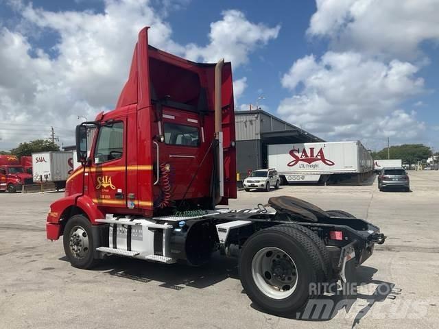 Volvo VNM Tegljači