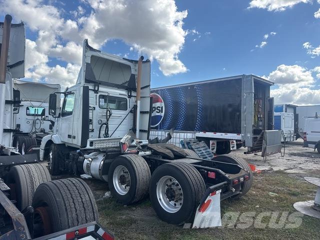 Volvo VNM200 Tegljači