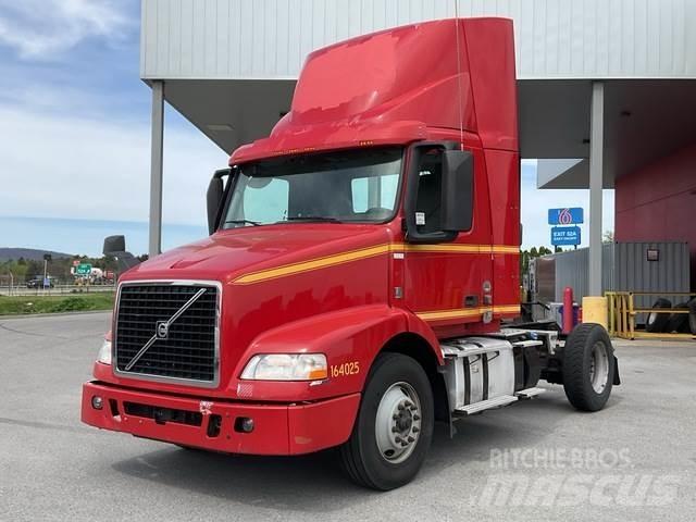 Volvo VNM42T Tegljači