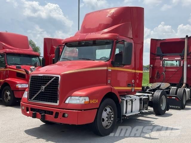 Volvo VNM42T Tegljači