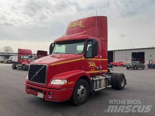Volvo VNM42T Tegljači