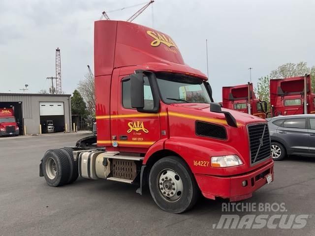 Volvo VNM42T Tegljači