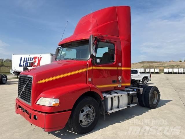 Volvo VNM42T Tegljači