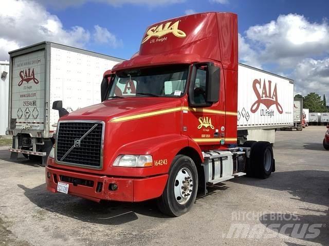 Volvo VNM42T Tegljači