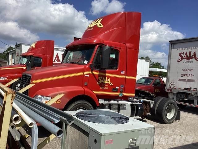 Volvo VNM42T Tegljači