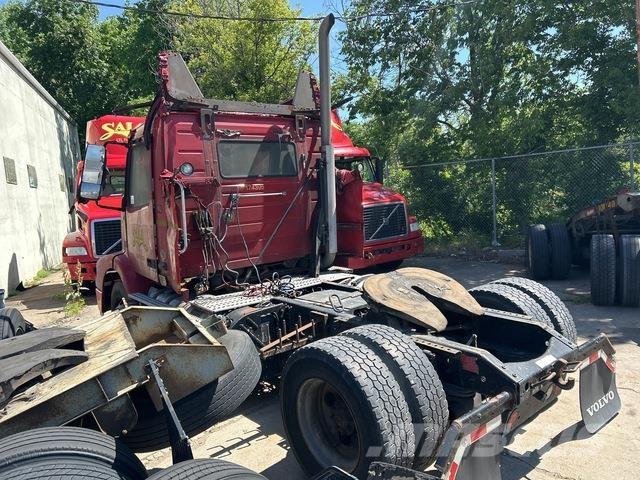 Volvo VNM42T Tegljači