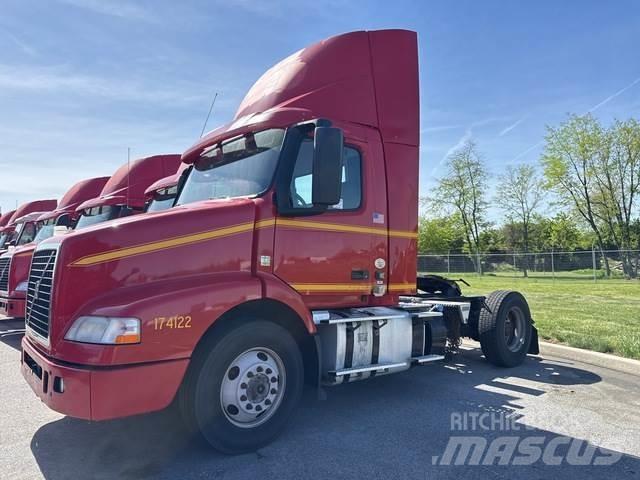 Volvo VNM42T Tegljači
