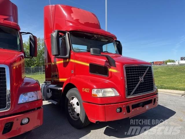 Volvo VNM42T Tegljači