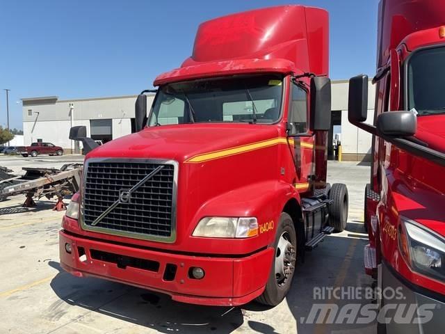 Volvo VNM42T Tegljači