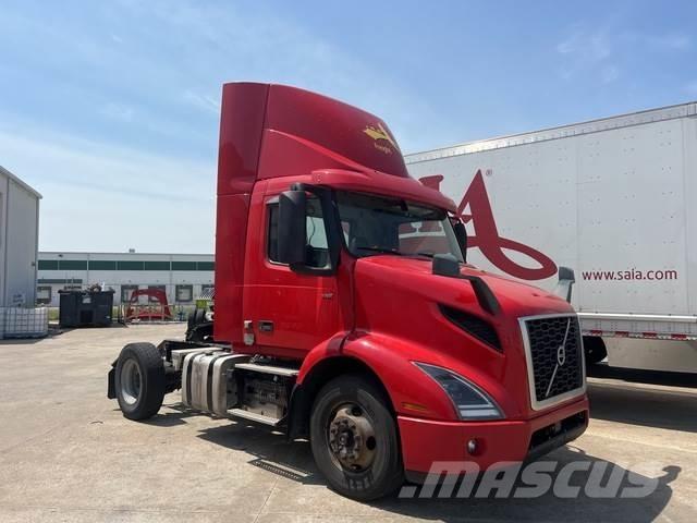 Volvo VNM42T Tegljači