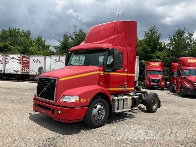 Volvo VNM42T Tegljači