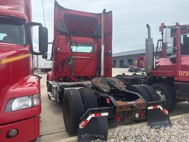 Volvo VNM42T Tegljači