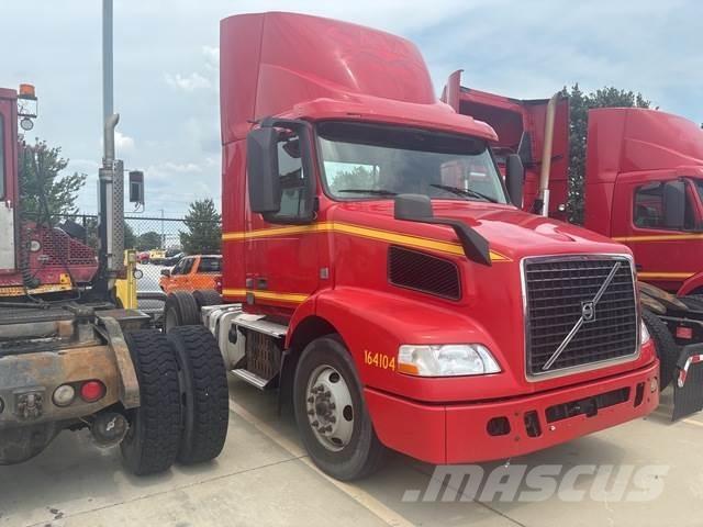 Volvo VNM42T Tegljači