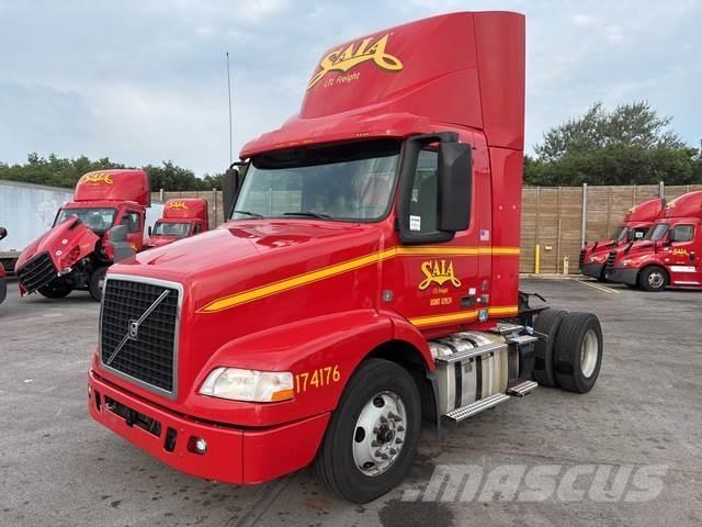 Volvo VNM42T Tegljači