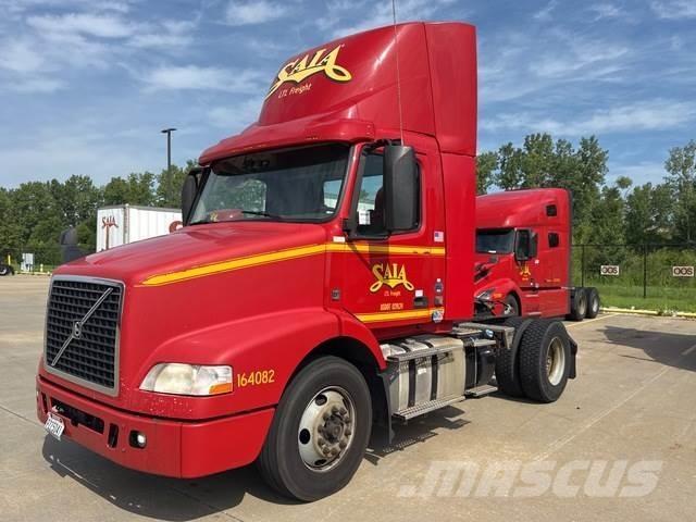 Volvo VNM42T Tegljači