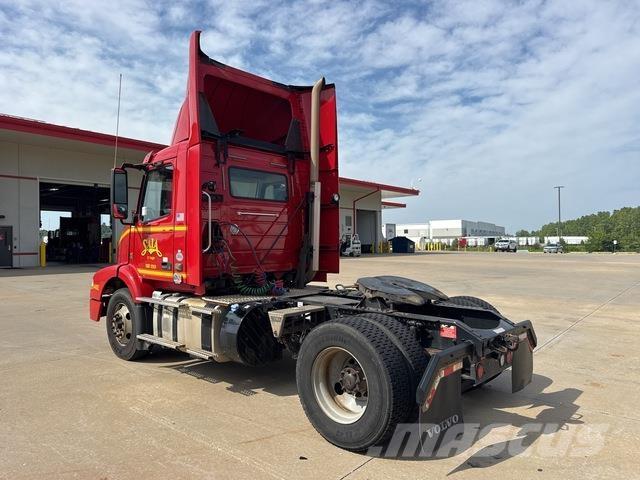 Volvo VNM42T Tegljači