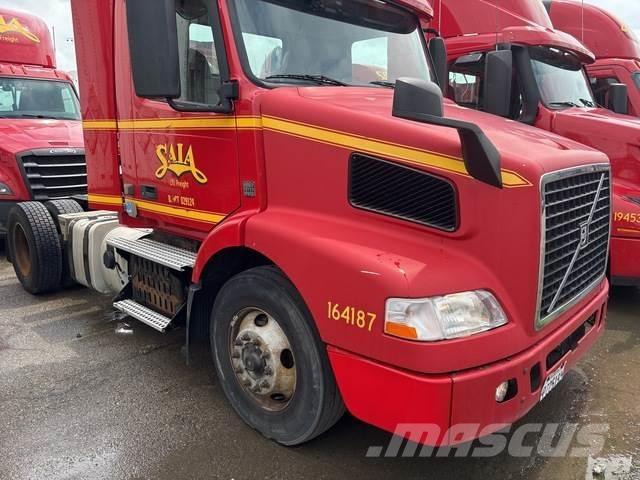Volvo VNM42T Tegljači